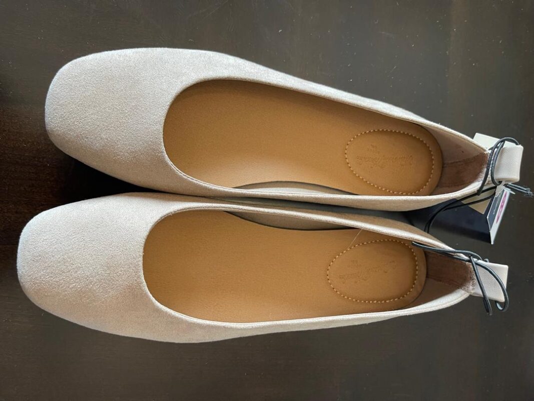New Women Universal Thread Taupe Blanca Flats